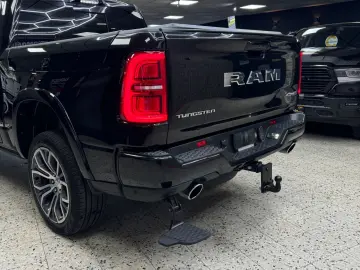 DODGE RAM Tungsten 3.0 Hurricane Pano HUD Massage LPG