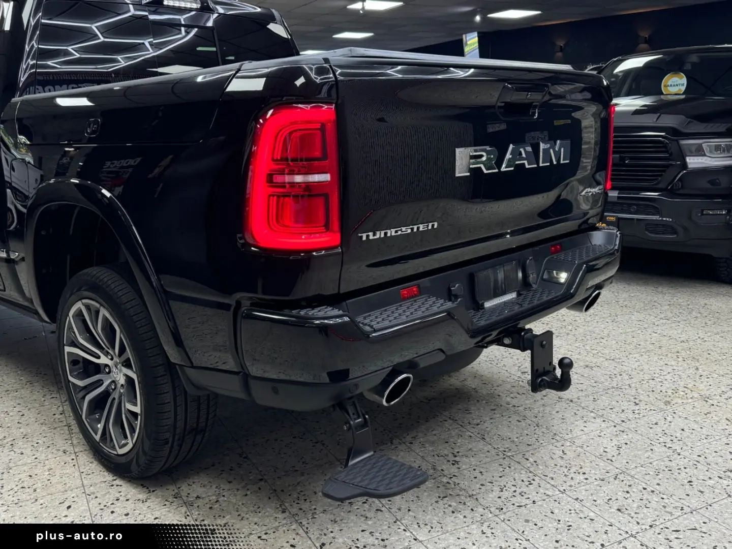 DODGE RAM Tungsten 3.0 Hurricane Pano HUD Massage LPG