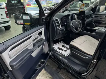 DODGE RAM Tungsten 3.0 Hurricane Pano HUD Massage LPG