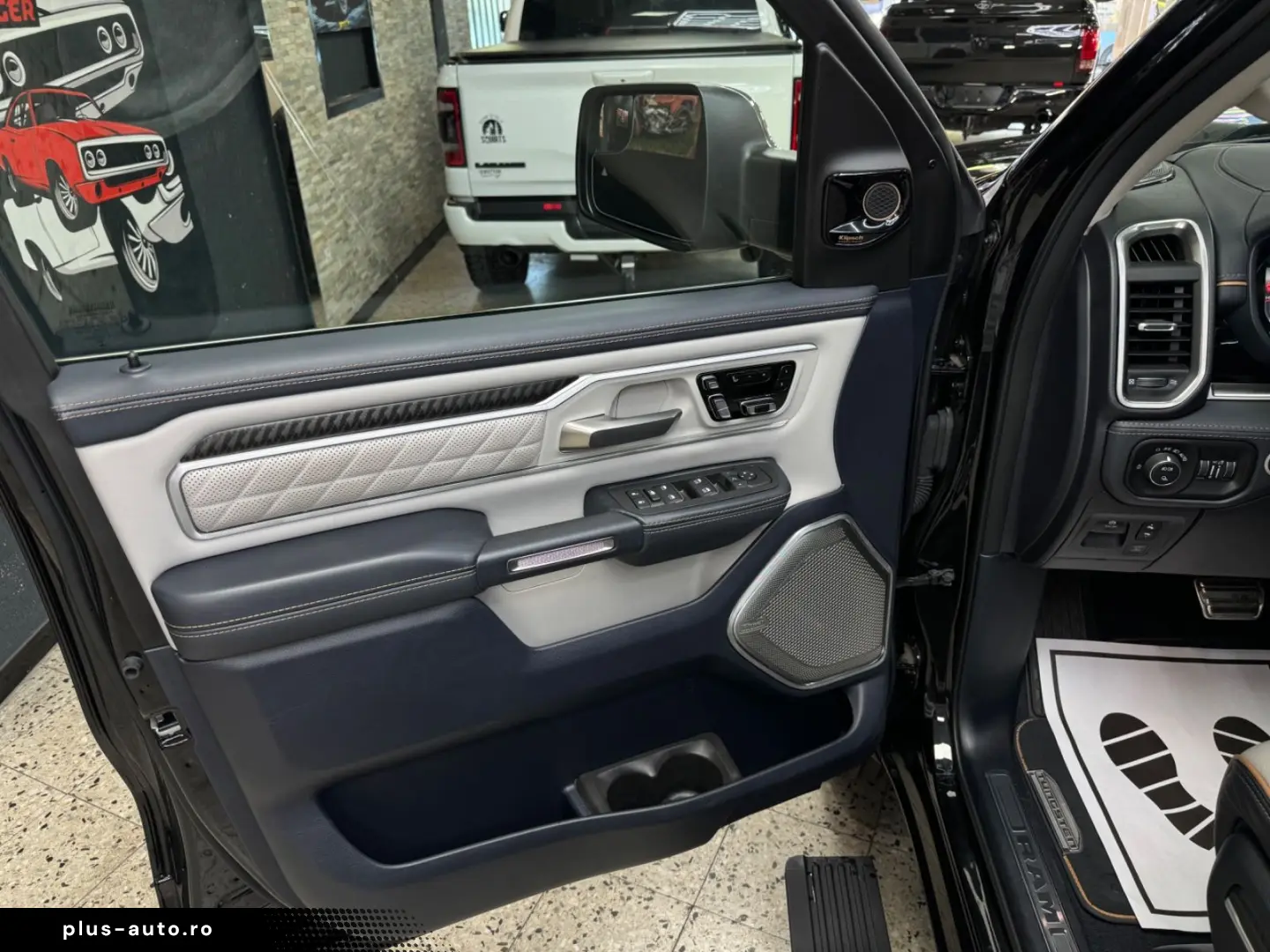 DODGE RAM Tungsten 3.0 Hurricane Pano HUD Massage LPG