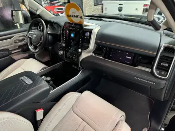 DODGE RAM Tungsten 3.0 Hurricane Pano HUD Massage LPG