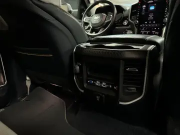 DODGE RAM Tungsten 3.0 Hurricane Pano HUD Massage LPG