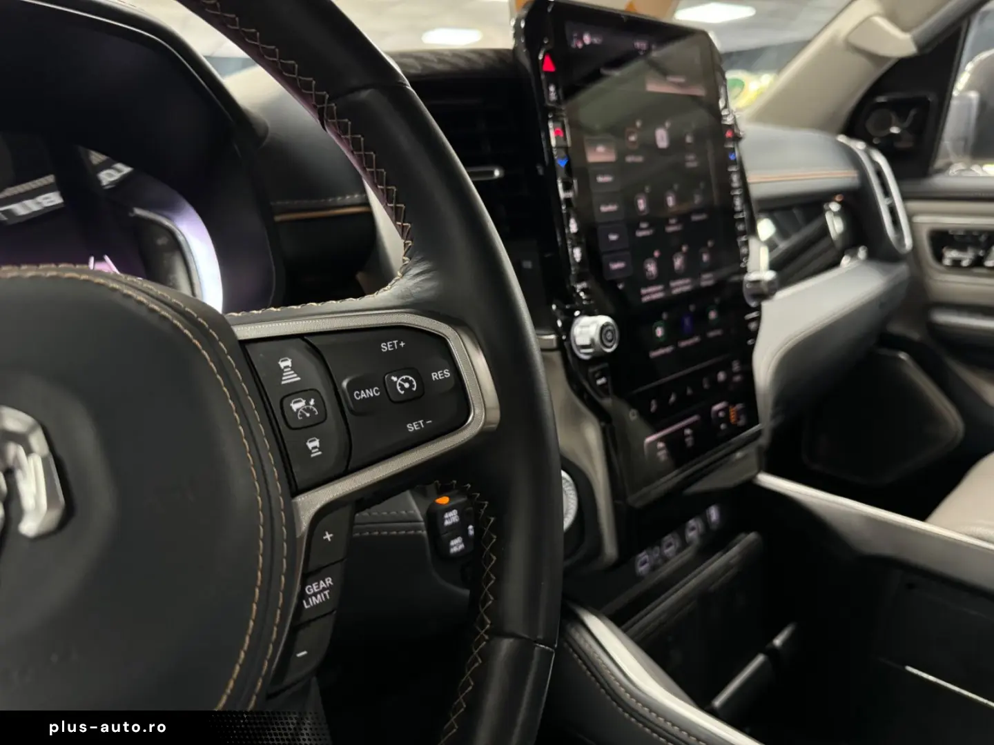 DODGE RAM Tungsten 3.0 Hurricane Pano HUD Massage LPG
