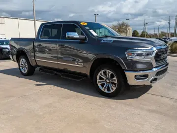 DODGE RAM 1500 4x4 Limited CrewCab unfallfr.im Vorlauf