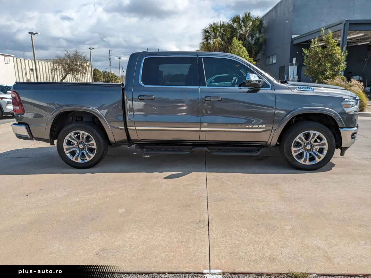 DODGE RAM 1500 4x4 Limited CrewCab unfallfr.im Vorlauf