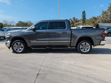 DODGE RAM 1500 4x4 Limited CrewCab unfallfr.im Vorlauf