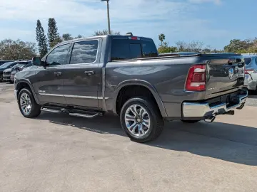 DODGE RAM 1500 4x4 Limited CrewCab unfallfr.im Vorlauf