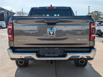 DODGE RAM 1500 4x4 Limited CrewCab unfallfr.im Vorlauf