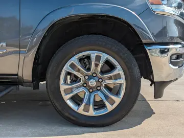 DODGE RAM 1500 4x4 Limited CrewCab unfallfr.im Vorlauf