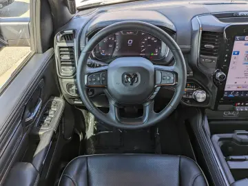 DODGE RAM 1500 4x4 Limited CrewCab unfallfr.im Vorlauf