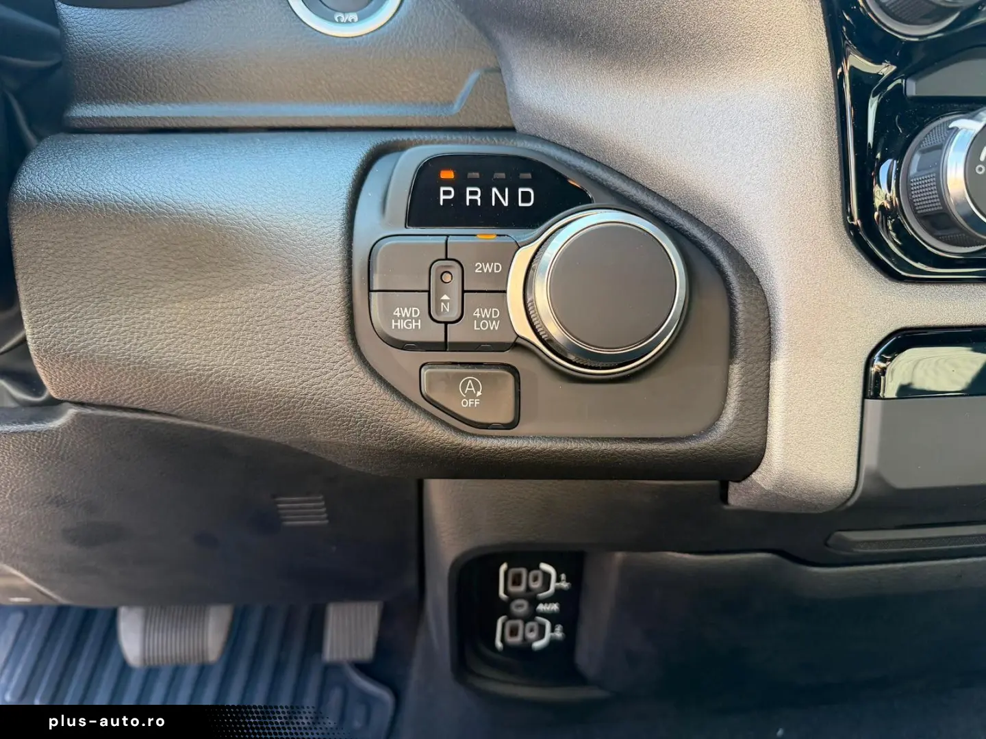 DODGE NEW RAM1500  Tradesman Night LPG Carplay AHK