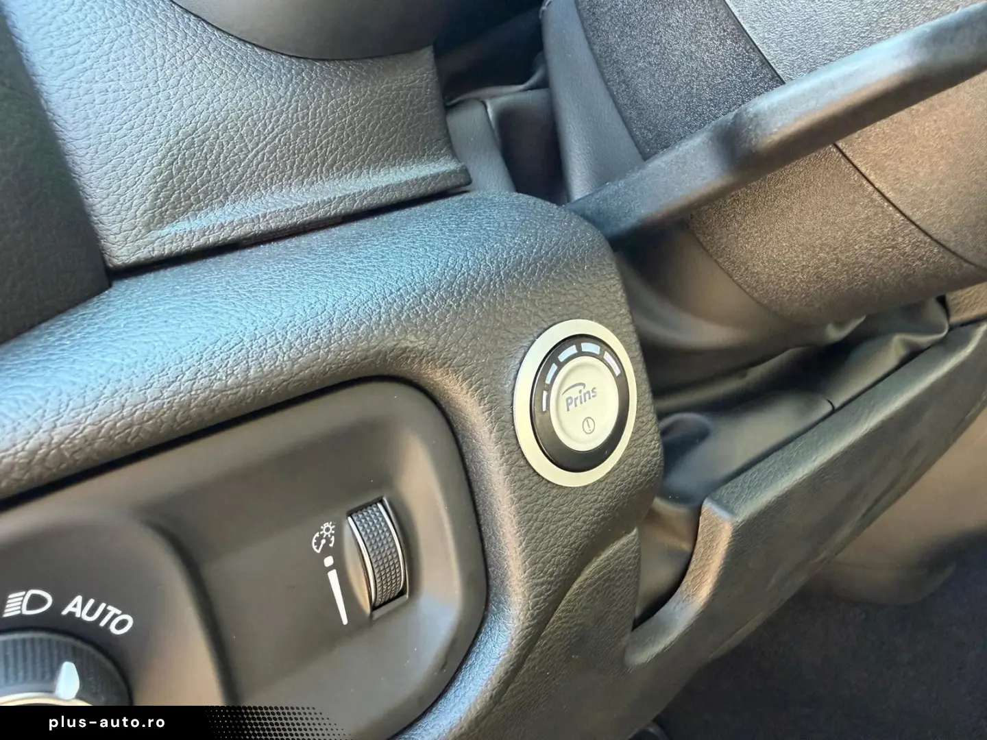 DODGE NEW RAM1500  Tradesman Night LPG Carplay AHK