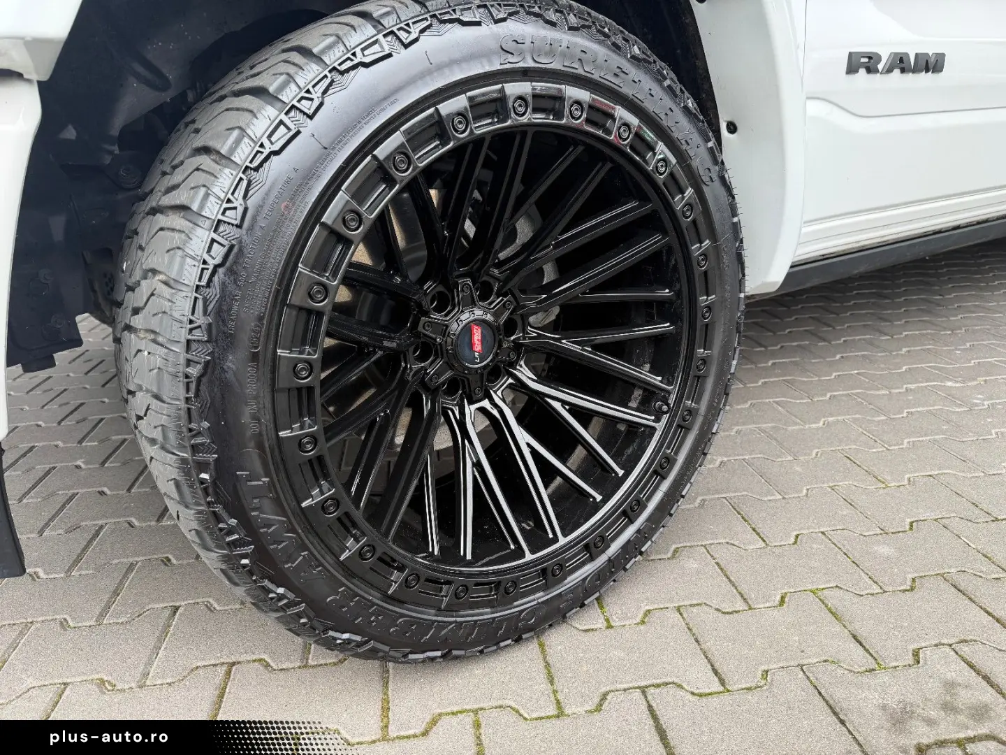 DODGE RAM 1500 Limited Night GRAIL LA CHANTI V8 VOLL