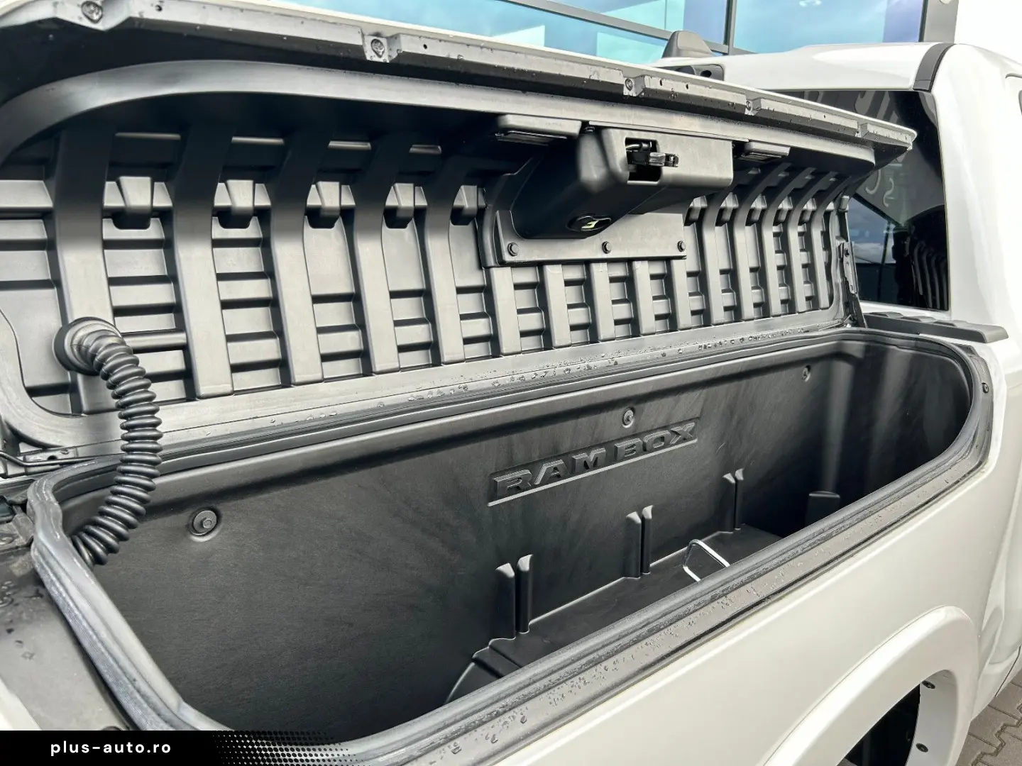 DODGE RAM 1500 Limited Night GRAIL LA CHANTI V8 VOLL