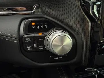 DODGE RAM 1500 Limited Night GRAIL LA CHANTI V8 VOLL