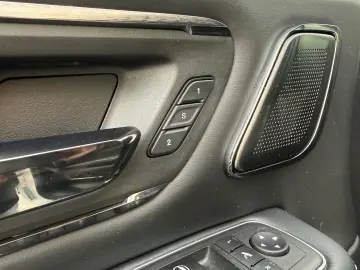 DODGE RAM 1500 Limited Night GRAIL LA CHANTI V8 VOLL