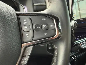 DODGE RAM 1500 Limited Night GRAIL LA CHANTI V8 VOLL