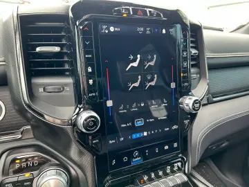 DODGE RAM 1500 Limited Night GRAIL LA CHANTI V8 VOLL