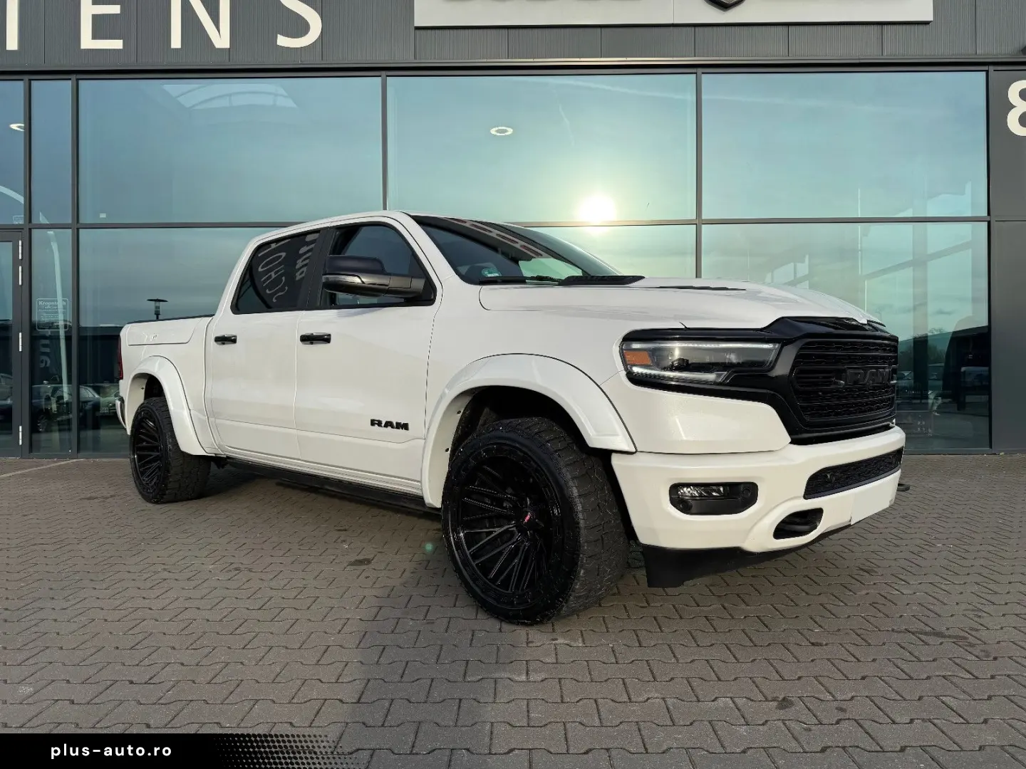 DODGE RAM 1500 Limited Night GRAIL LA CHANTI V8 VOLL