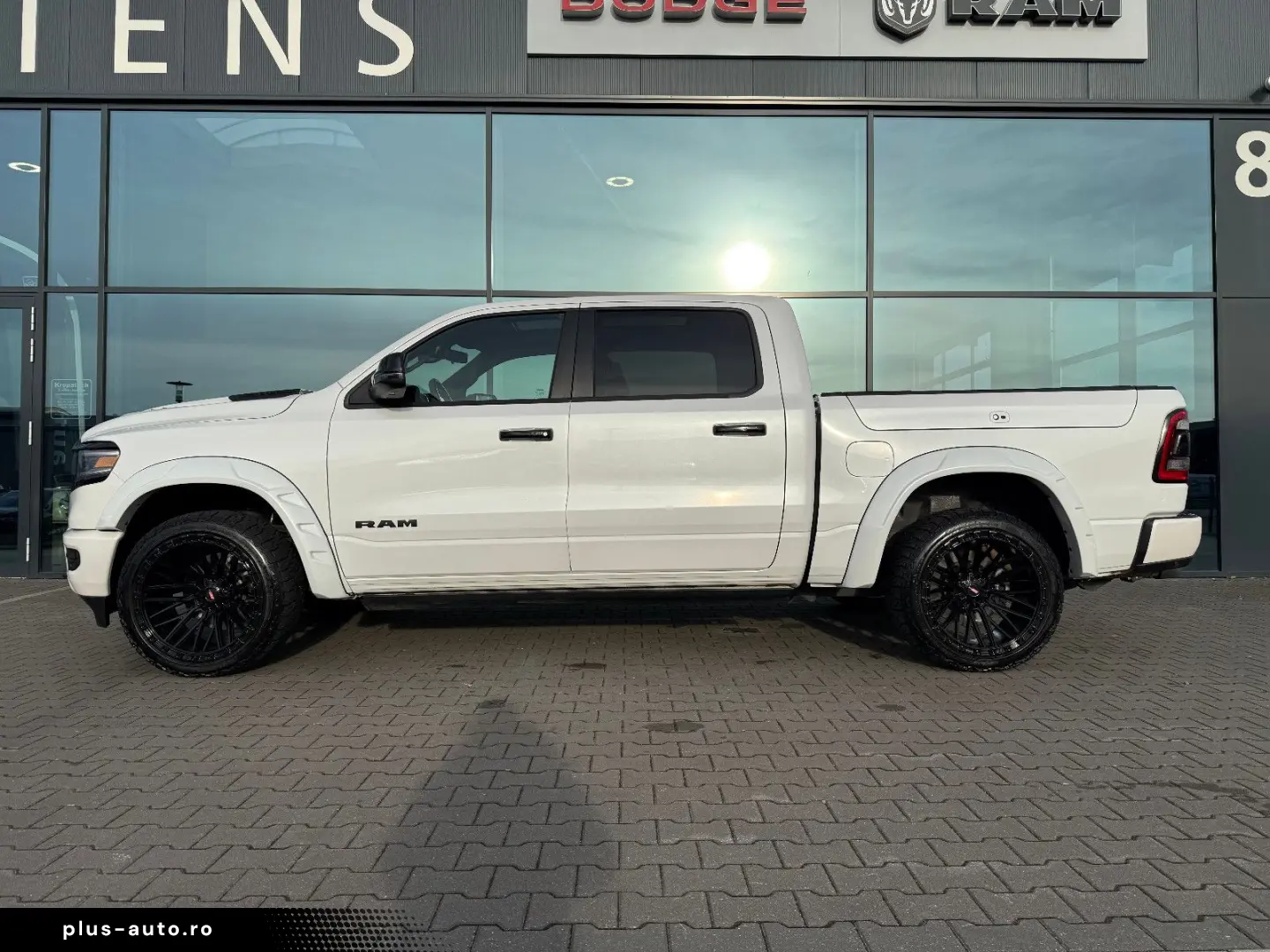 DODGE RAM 1500 Limited Night GRAIL LA CHANTI V8 VOLL