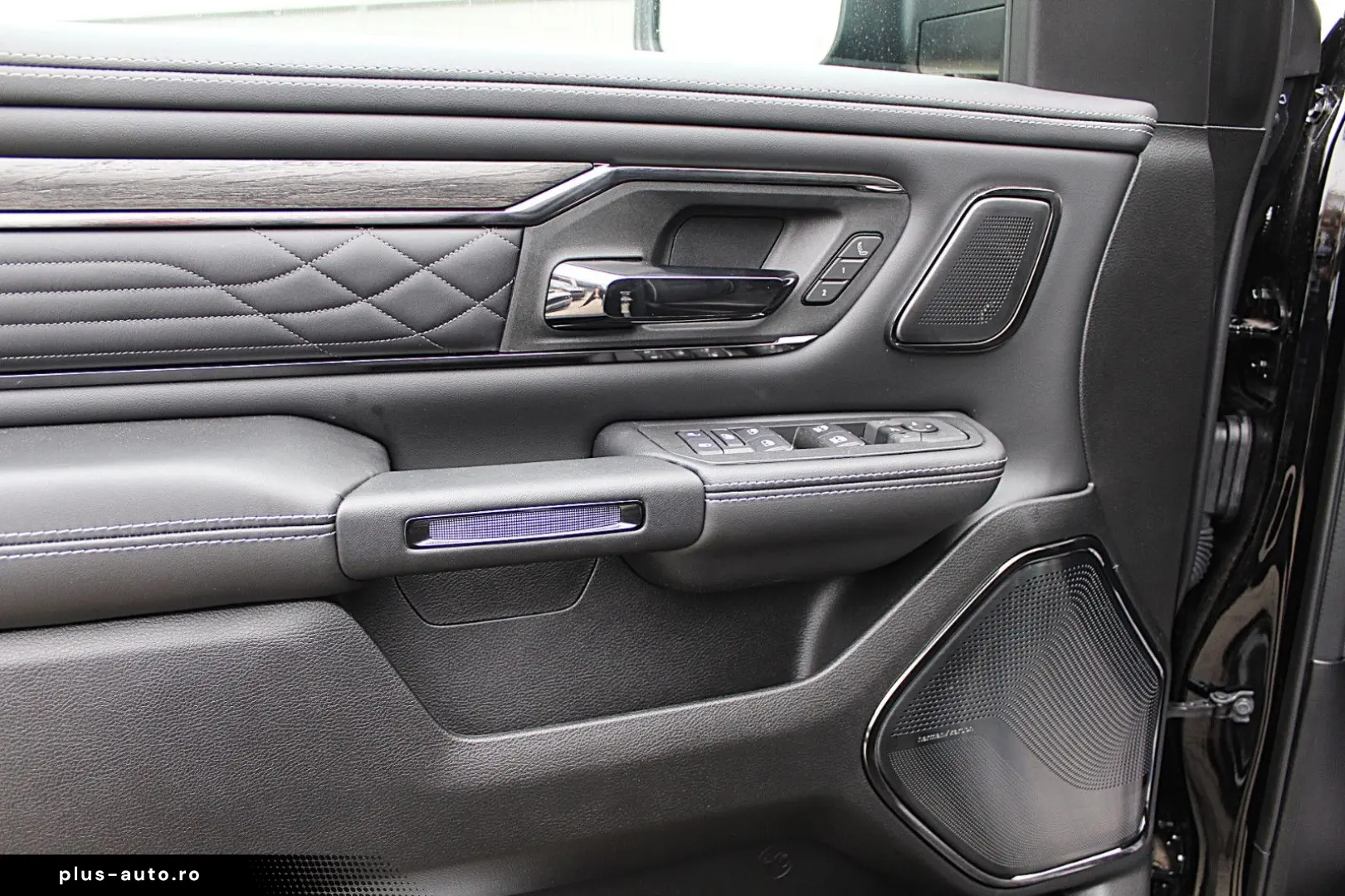 DODGE RAM LIMITED Night  HUD  Massage  RBX
