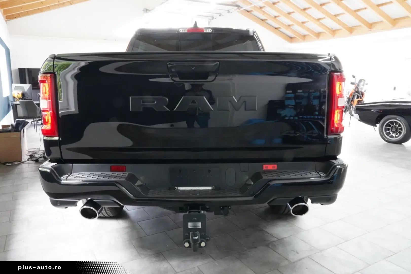 DODGE Sport 3.0 420 PS Black