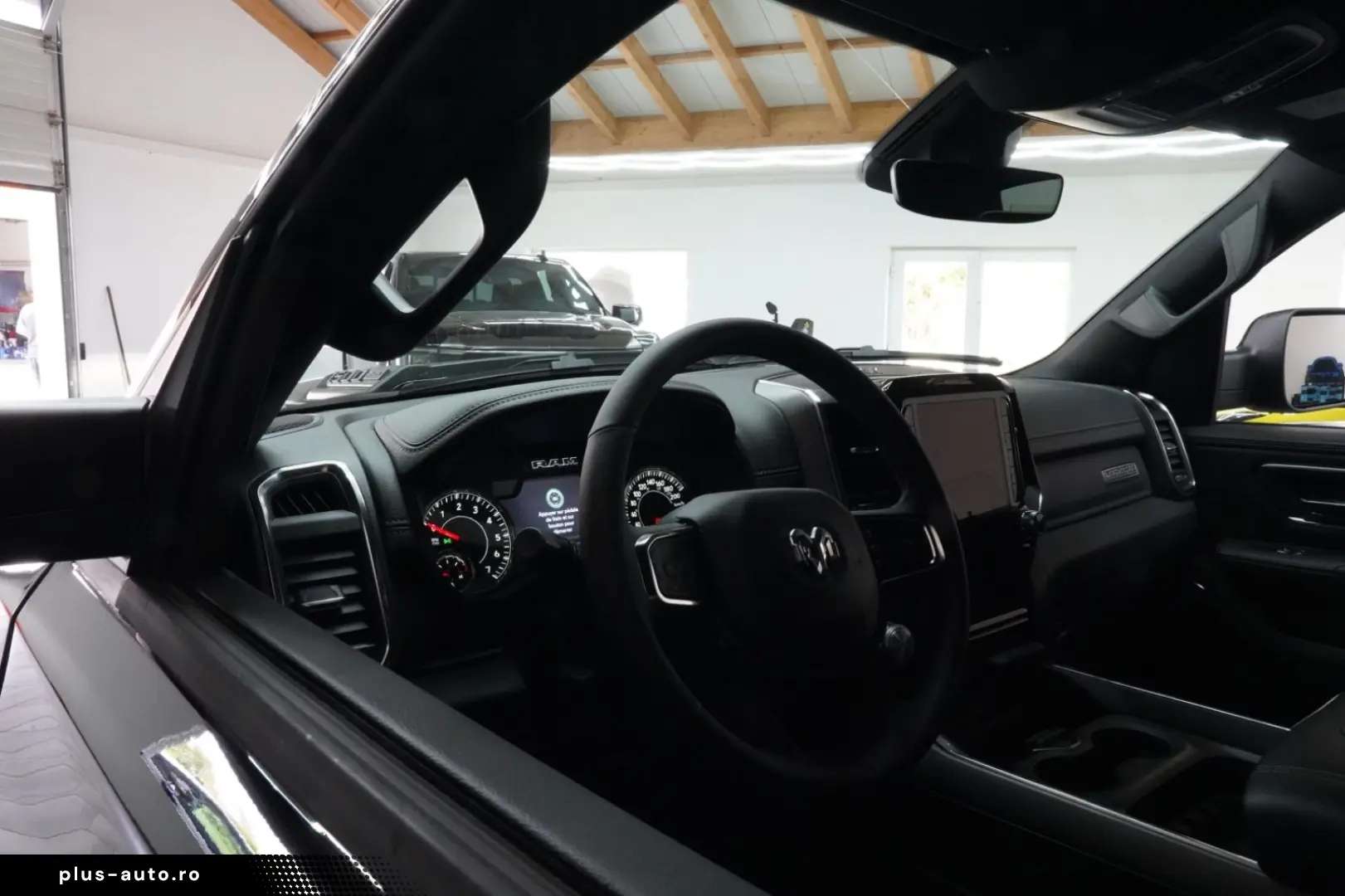 DODGE Sport 3.0 420 PS Black