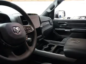 DODGE Sport 3.0 420 PS Black