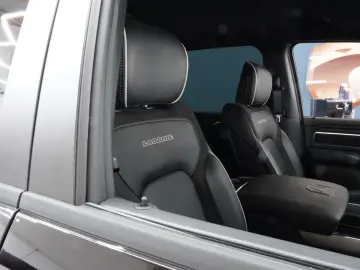 DODGE Sport 3.0 420 PS Black