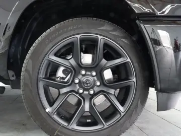 DODGE Sport 3.0 420 PS Black