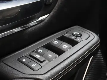DODGE Sport 3.0 420 PS Black