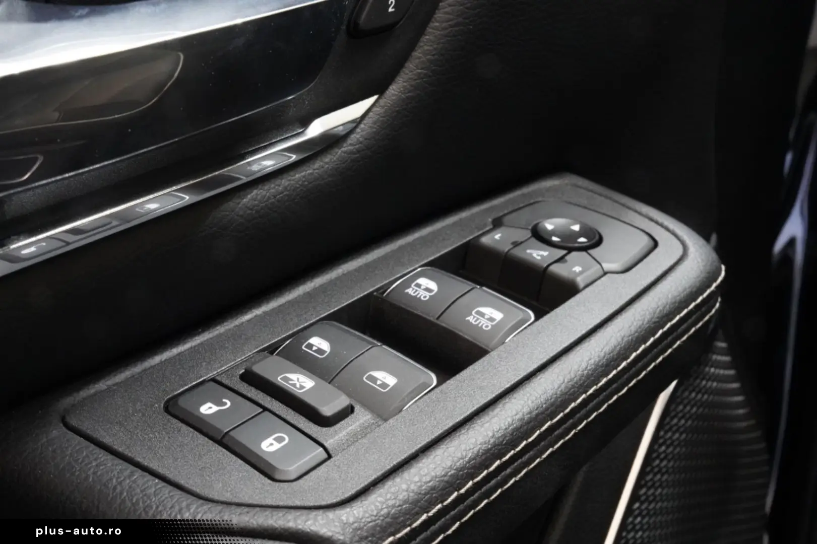 DODGE Sport 3.0 420 PS Black