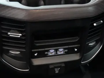 DODGE Sport 3.0 420 PS Black