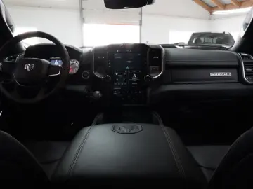 DODGE Sport 3.0 420 PS Black