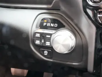 DODGE Sport 3.0 420 PS Black