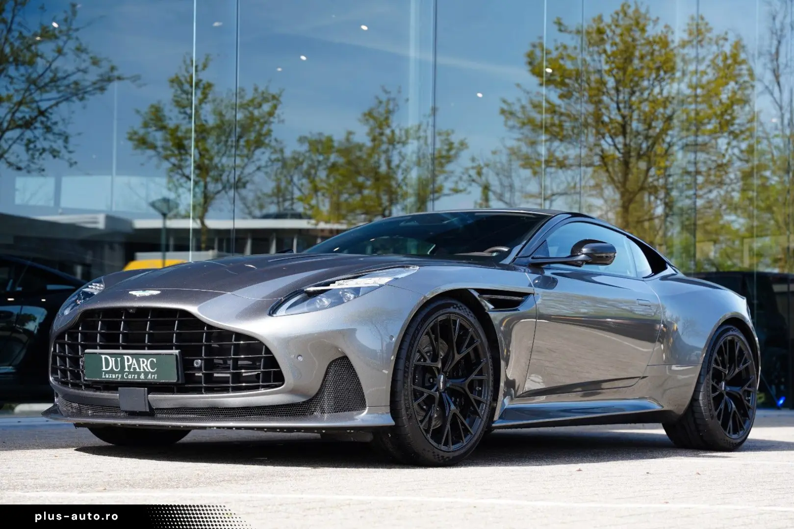ASTON MARTIN DB12 4.0 V8 Carbon NEW SERVICE