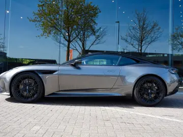 ASTON MARTIN DB12 4.0 V8 Carbon NEW SERVICE