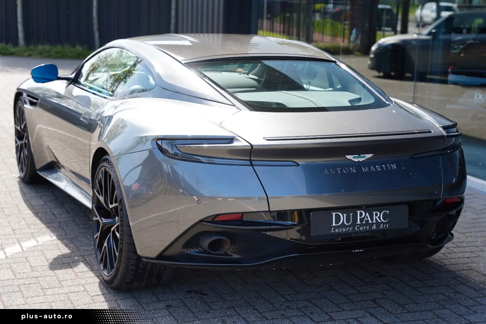 ASTON MARTIN DB12 4.0 V8 Carbon NEW SERVICE