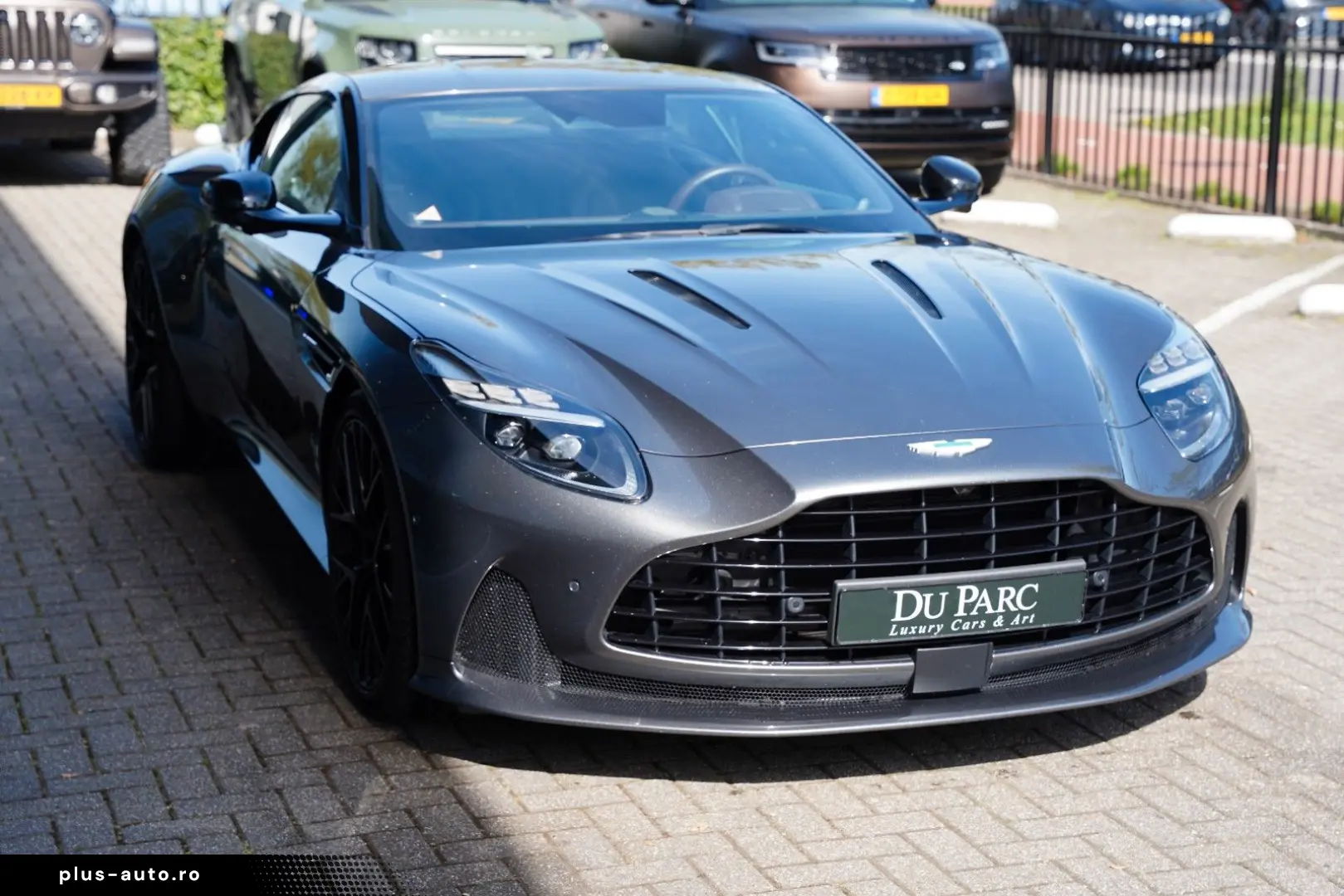 ASTON MARTIN DB12 4.0 V8 Carbon NEW SERVICE
