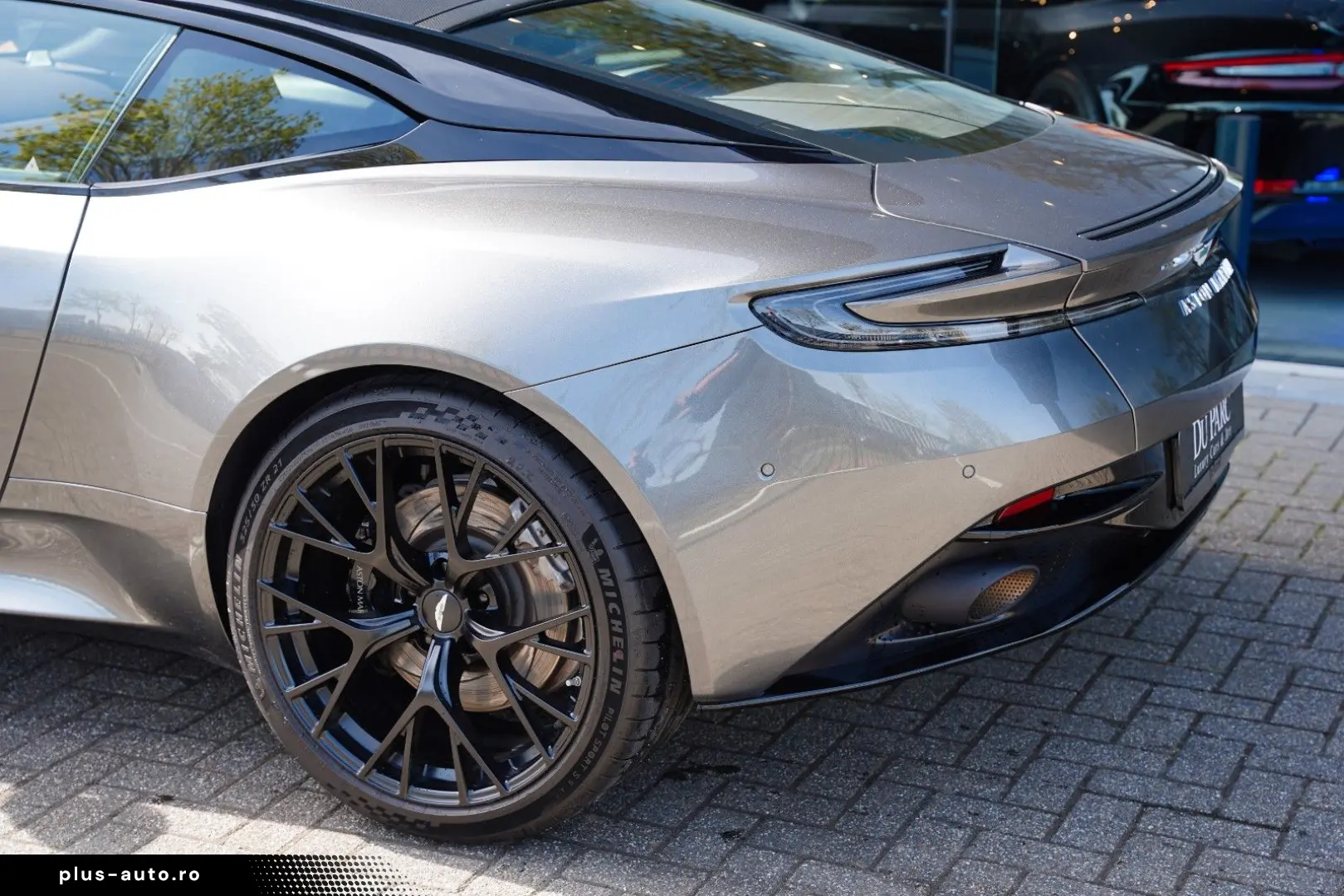 ASTON MARTIN DB12 4.0 V8 Carbon NEW SERVICE
