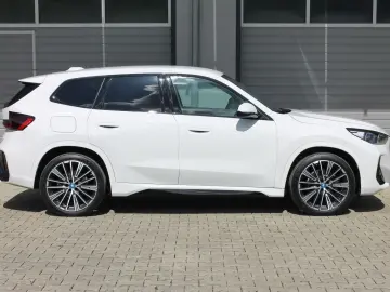 BMW iX1 eDrive20 M Sport SOH 99%