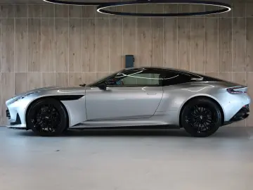 ASTON MARTIN DB12 4.0 V8