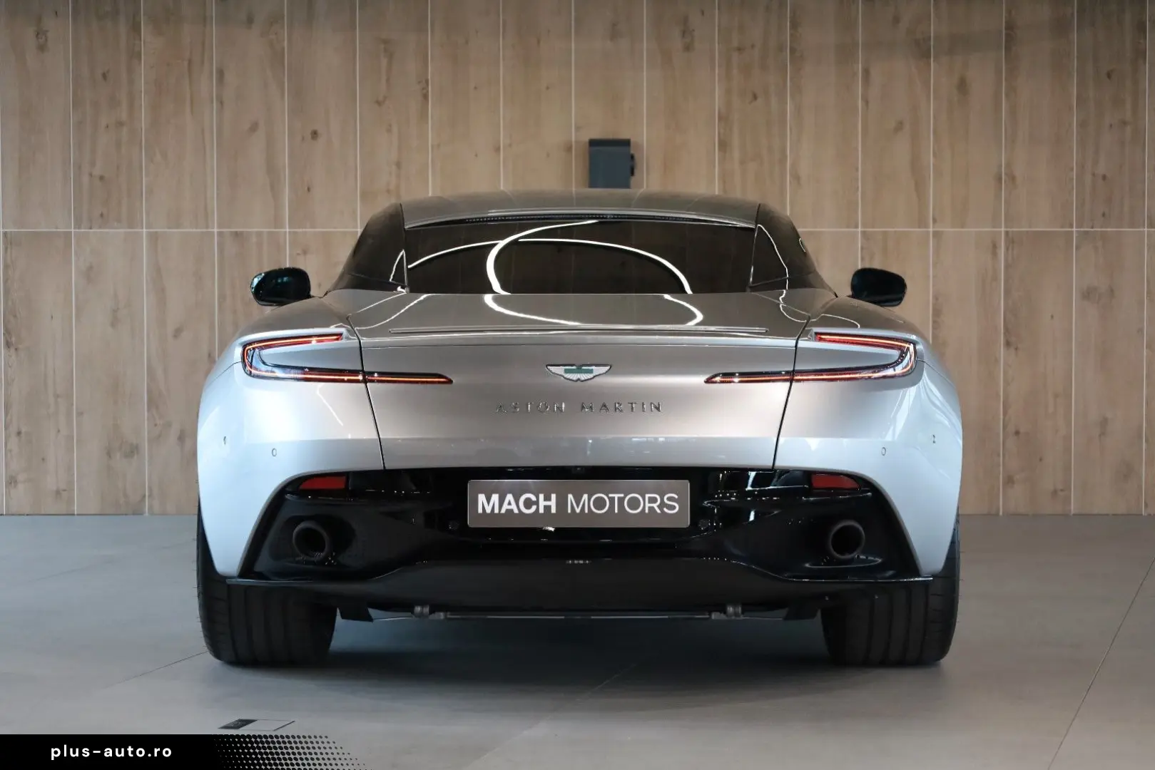 ASTON MARTIN DB12 4.0 V8