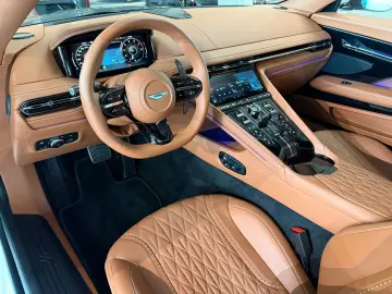 ASTON MARTIN DB12 4.0 V8