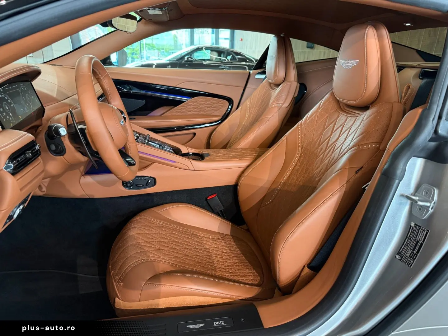 ASTON MARTIN DB12 4.0 V8