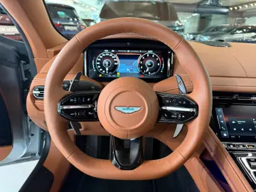 ASTON MARTIN DB12 4.0 V8