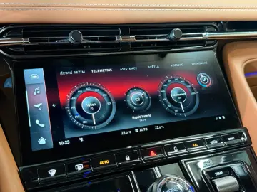ASTON MARTIN DB12 4.0 V8