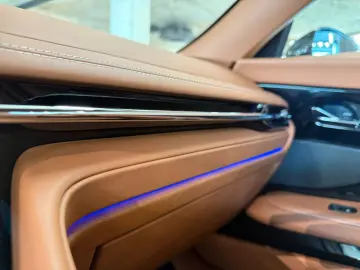 ASTON MARTIN DB12 4.0 V8