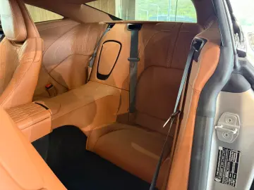 ASTON MARTIN DB12 4.0 V8