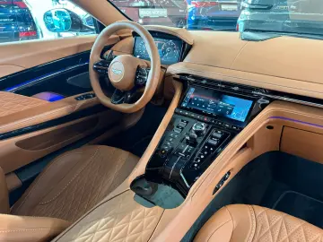 ASTON MARTIN DB12 4.0 V8